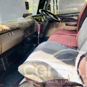 NISSAN CARAVAN 1986