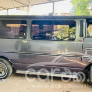 NISSAN CARAVAN 1986