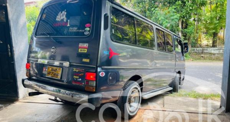 NISSAN CARAVAN 1986