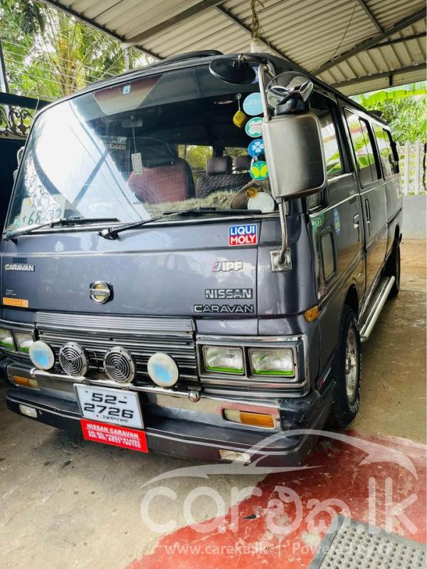 NISSAN CARAVAN 1986