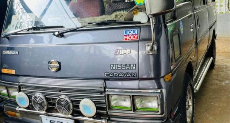 NISSAN CARAVAN 1986