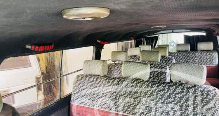 NISSAN CARAVAN 1986