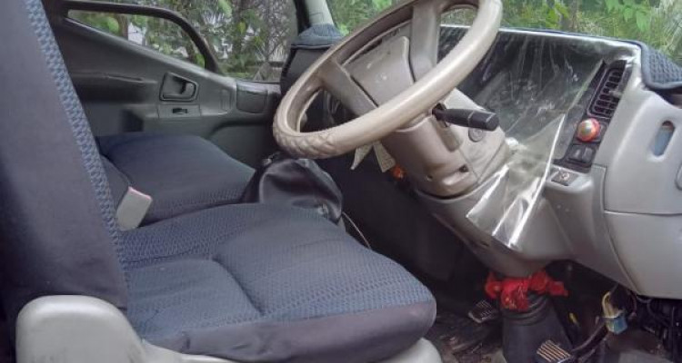 MITSUBISHI CANTER 2001