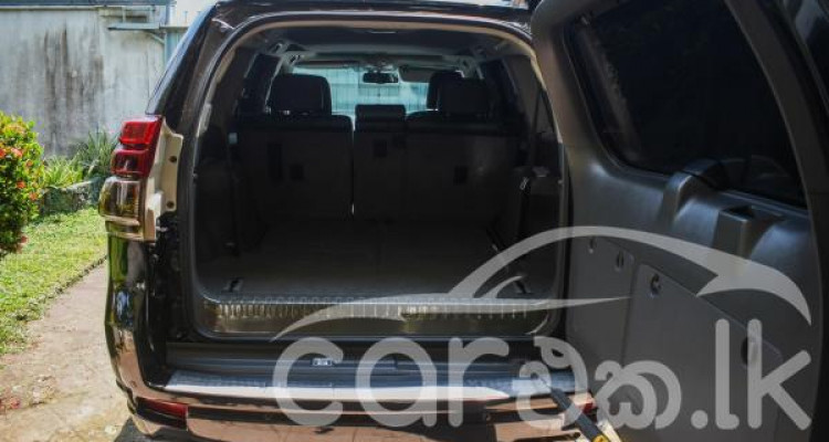 TOYOTA LAND CRUISER PRADO 150 2010