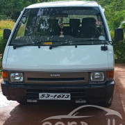 NISSAN LARGO 1987