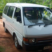 NISSAN LARGO 1987