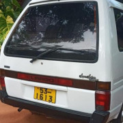 NISSAN LARGO 1987