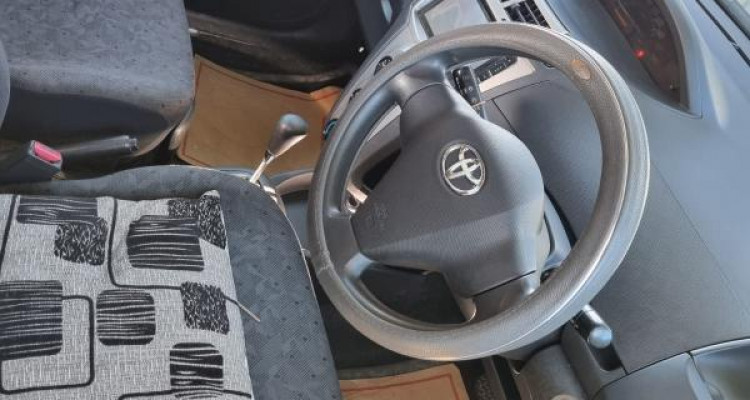 TOYOTA VITZ 2008