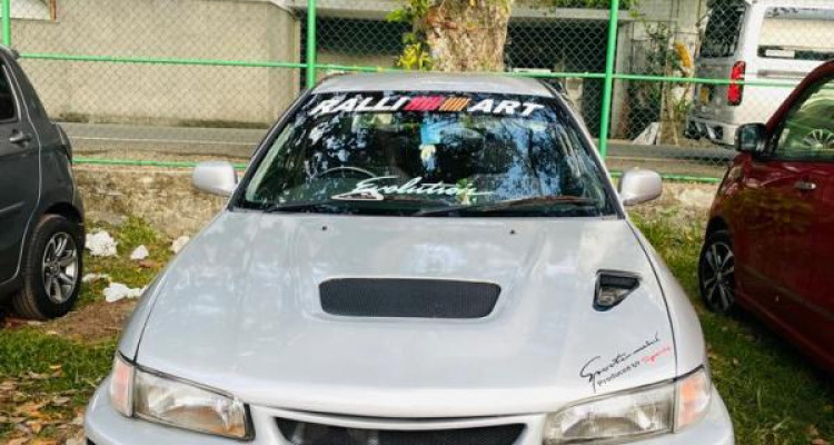 MITSUBISHI LANCER CK1 1999