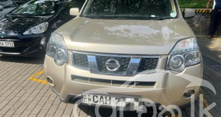 NISSAN X TRAIL 2013