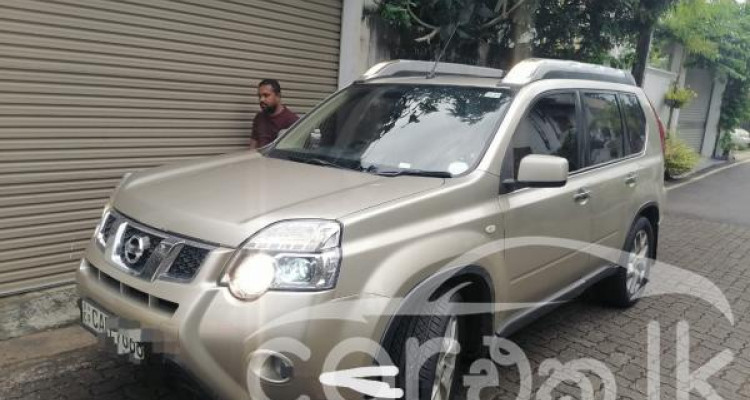 NISSAN X TRAIL 2013