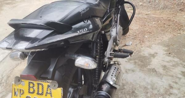 BAJAJ PULSAR 150 2015