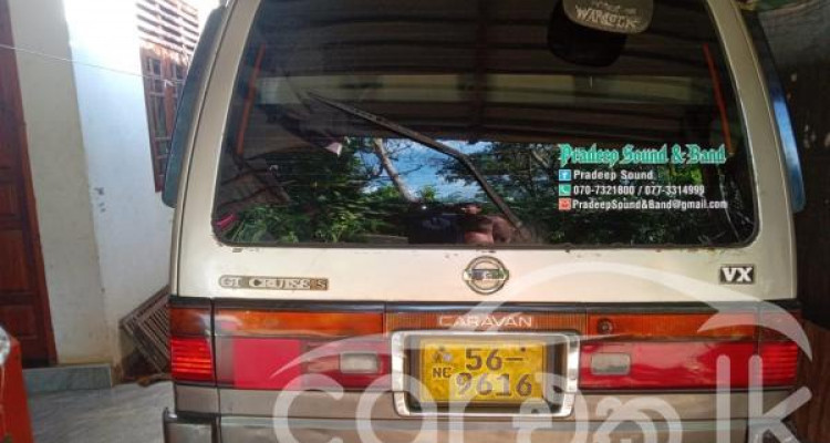 NISSAN CARAVAN 1990