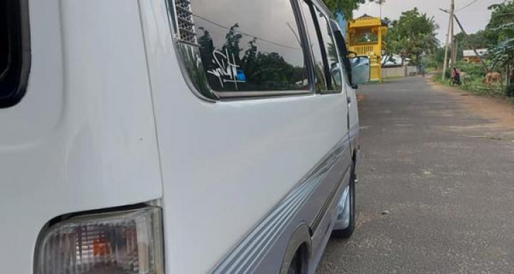 TOYOTA DOLPHIN LH172 1998