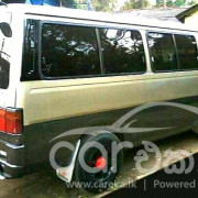 NISSAN CARAVAN 2002