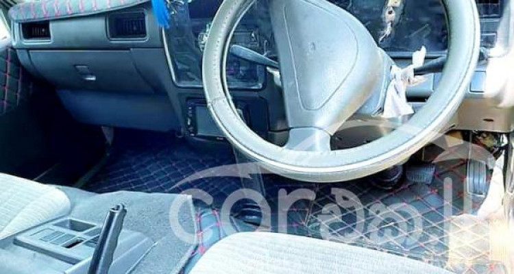 NISSAN CARAVAN 2002
