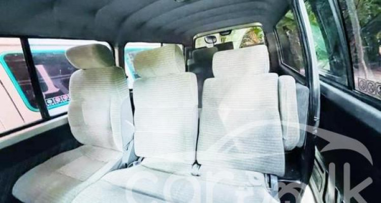 NISSAN CARAVAN 2002
