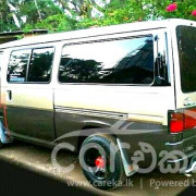 NISSAN CARAVAN 2002