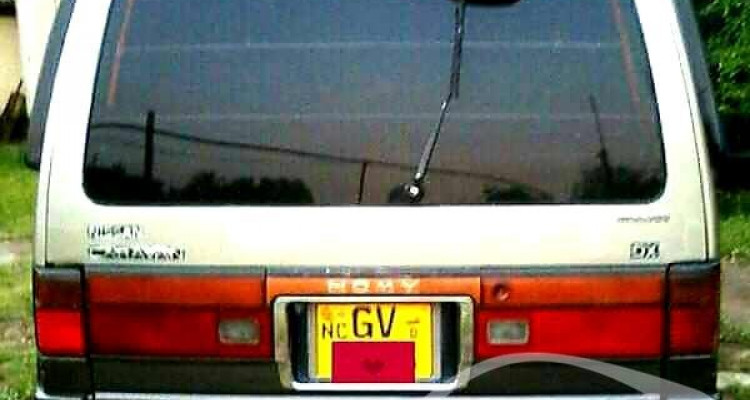 NISSAN CARAVAN 2002