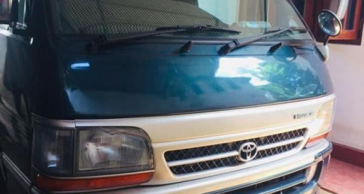 TOYOTA DOLPHIN 2001