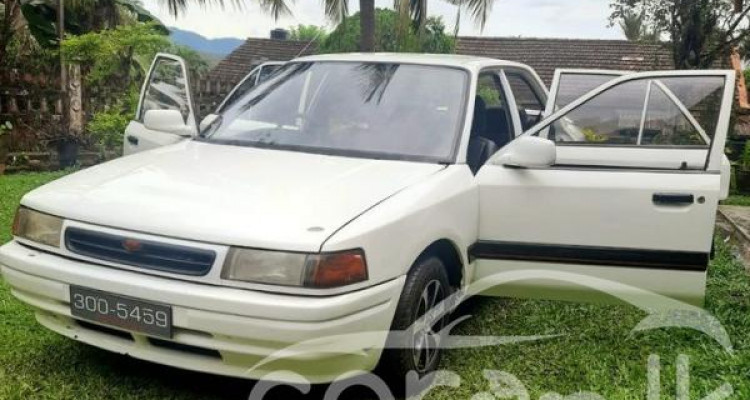 MAZDA FAMILIA 1993