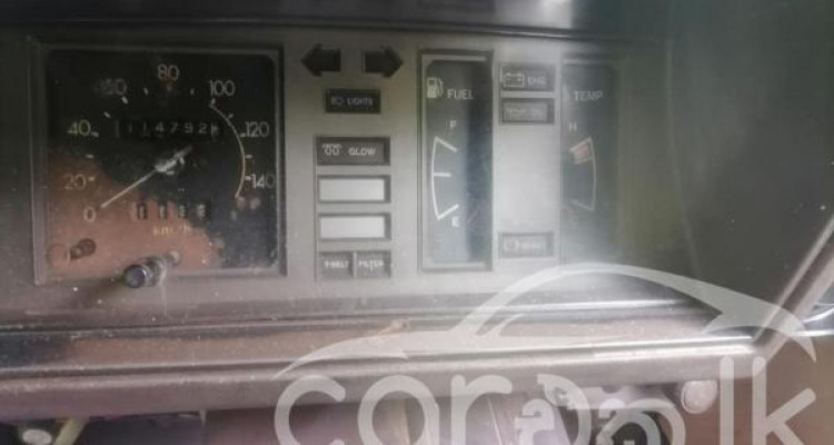 TOYOTA HIACE LH30 1980