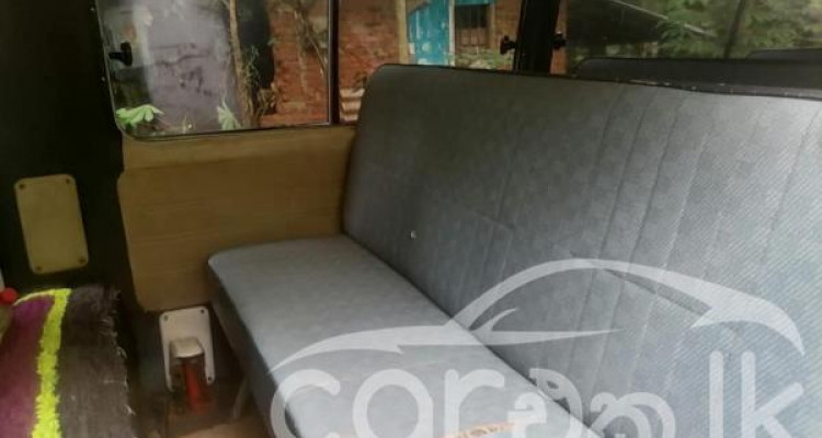 TOYOTA HIACE LH30 1980