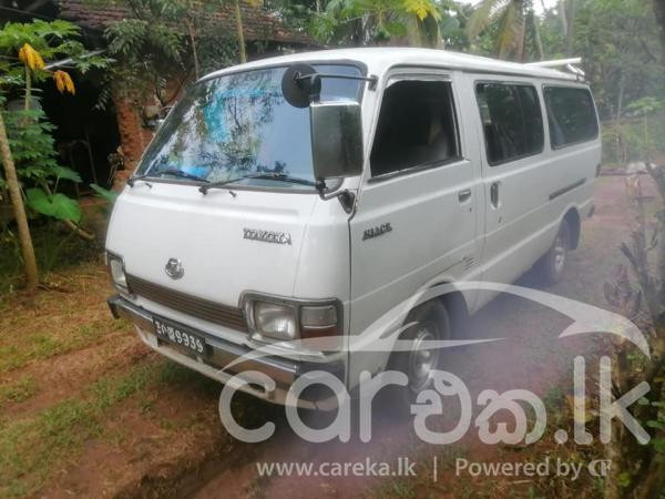 TOYOTA HIACE LH30 1980