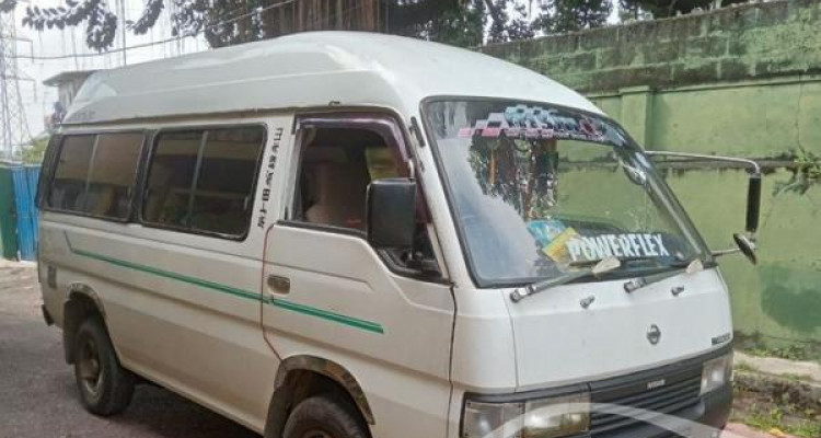 NISSAN CARAVAN 1993