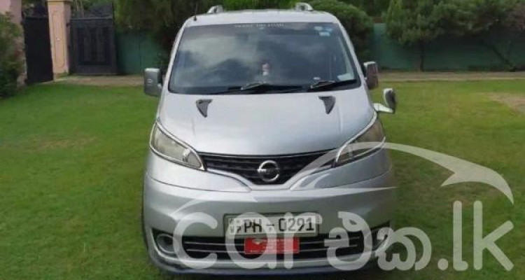 NISSAN NV200 2012