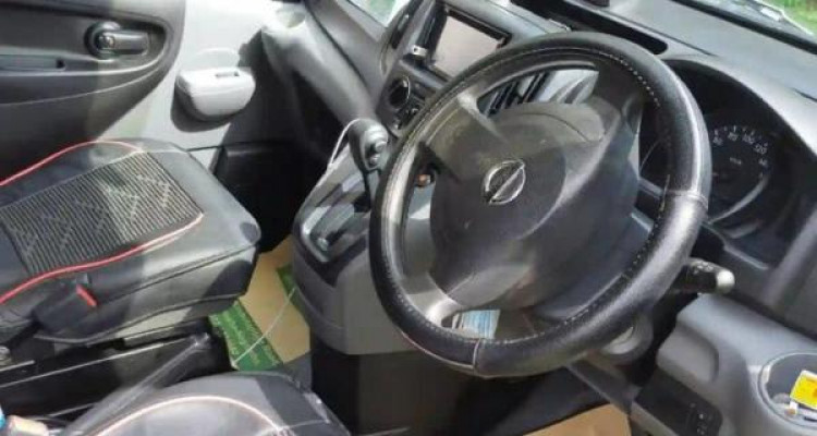 NISSAN NV200 2012