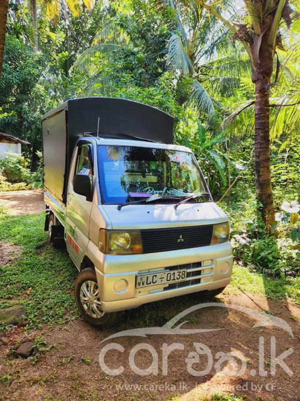 MITSUBISHI MINICAB GD U61T 2000