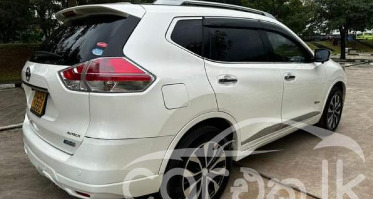 NISSAN X TRAIL 2016