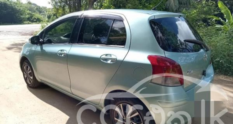 TOYOTA VITZ 2008
