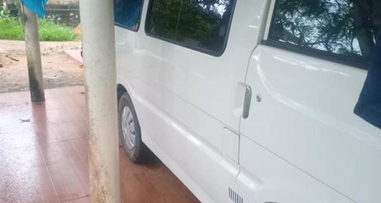 MAZDA BONGO 2001
