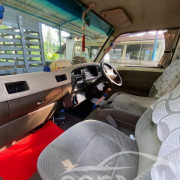 NISSAN CARAVAN 1995