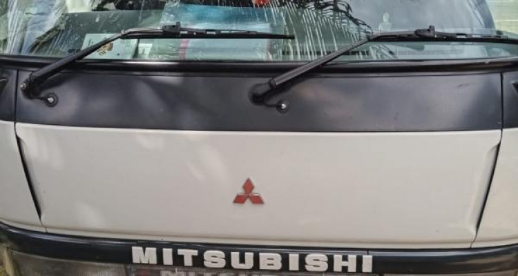 MITSUBISHI CANTER CREW CAB 1987