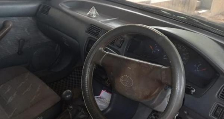 TOYOTA SOLUNA 2000