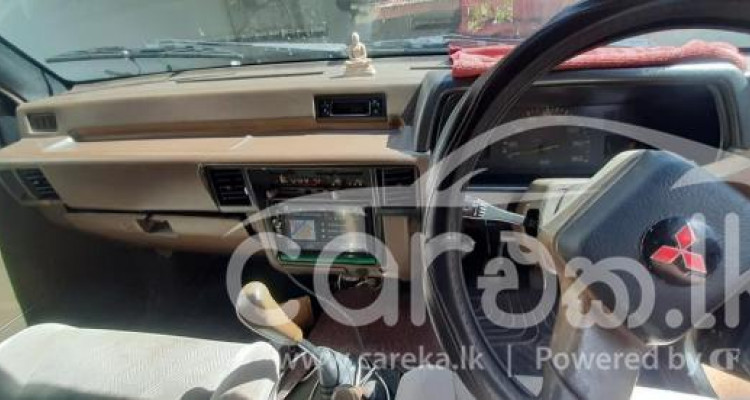 MITSUBISHI L200 2001