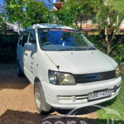 TOYOTA NOAH 1997