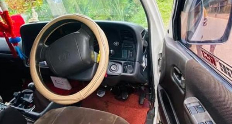 TOYOTA HIACE LH123 1993