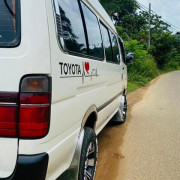 TOYOTA HIACE LH123 1993