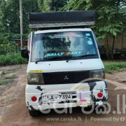 MITSUBISHI MINICAB GD U61T 2001