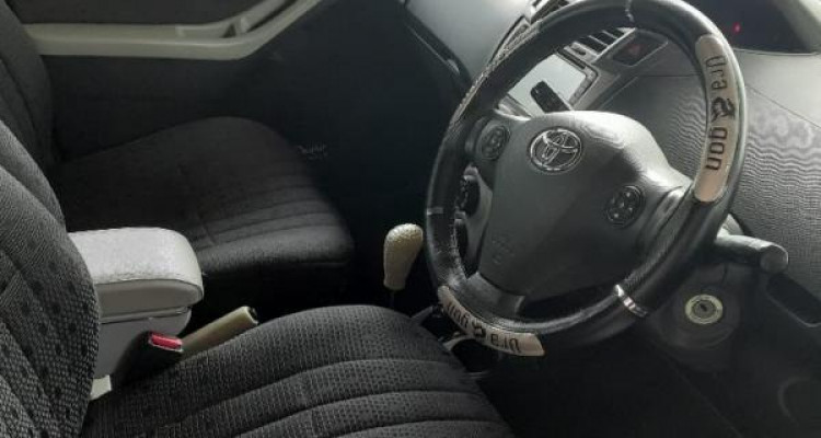 TOYOTA VITZ 2008