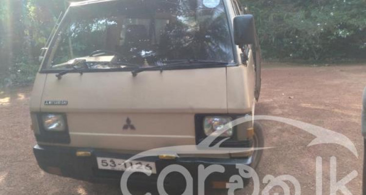 MITSUBISHI DELICA 1982
