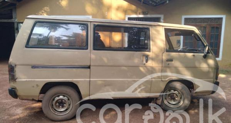 MITSUBISHI DELICA 1982