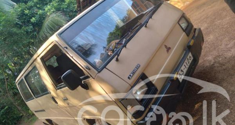MITSUBISHI DELICA 1982