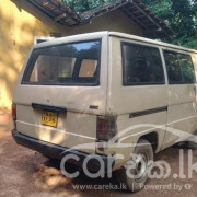 MITSUBISHI DELICA 1982