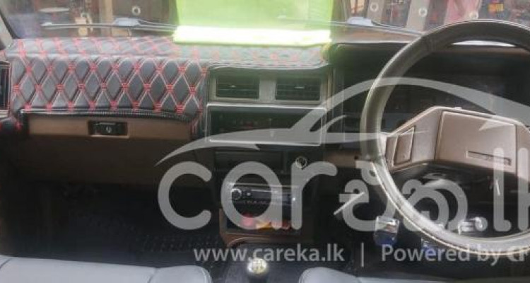 NISSAN DOUBLE CAB 1987