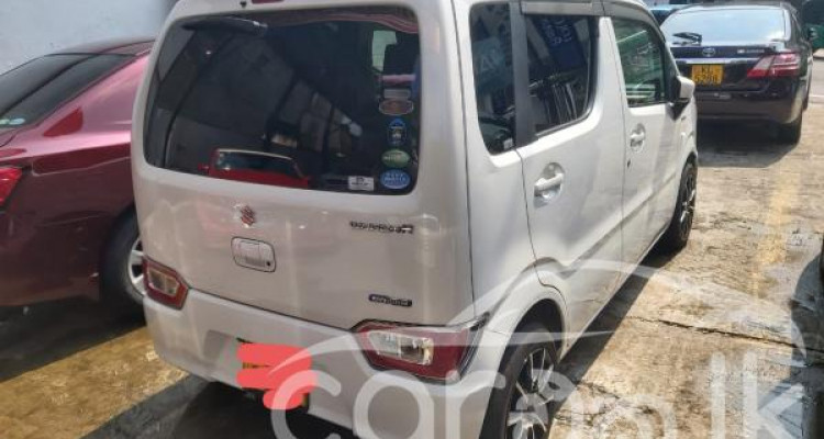 SUZUKI WAGON R FX 2018